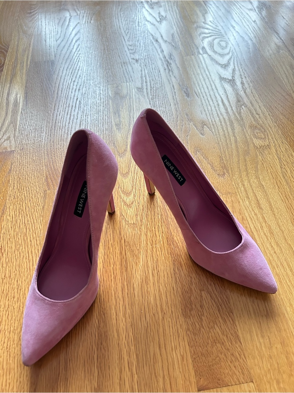Nine West Pink suede heels 🍓